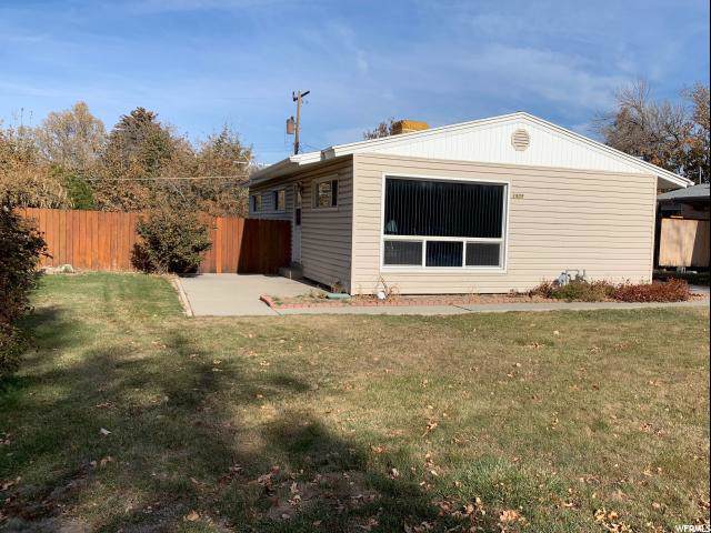1909 La Cresta Dr - Photo 1