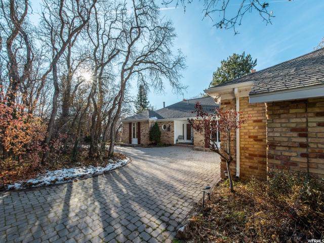 3385 Deer Hollow Cir - Photo 1