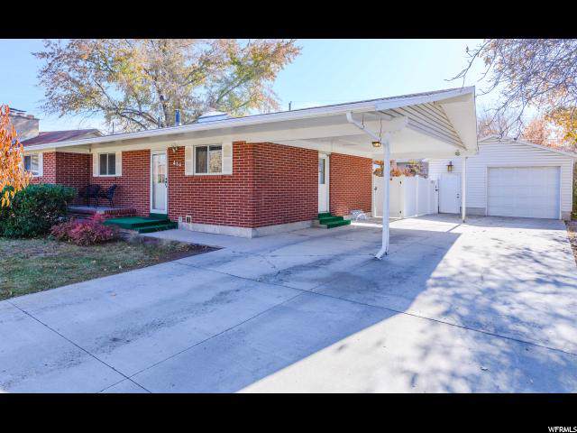 454 Willow Ave - Photo 1