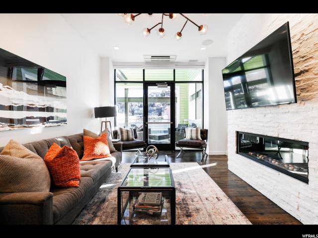 333 Main St - Photo 1