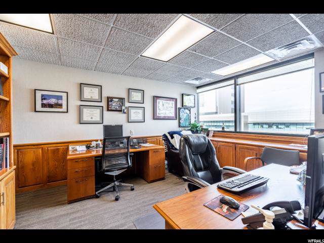 1055 300 - Photo 1