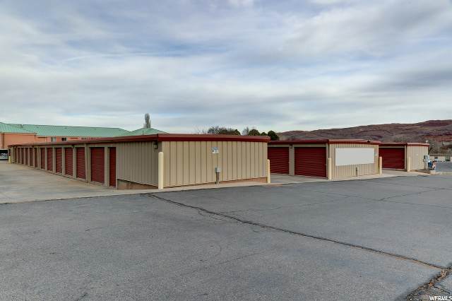 1081 Main St - Photo 1