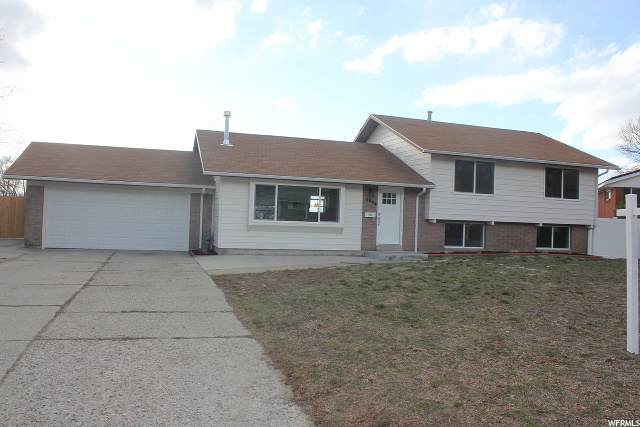 7808 Dolphin Cir - Photo 1