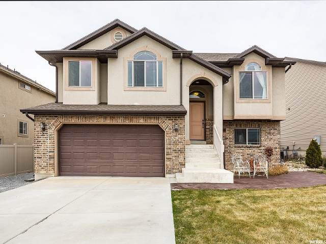 694 770 St - Photo 1