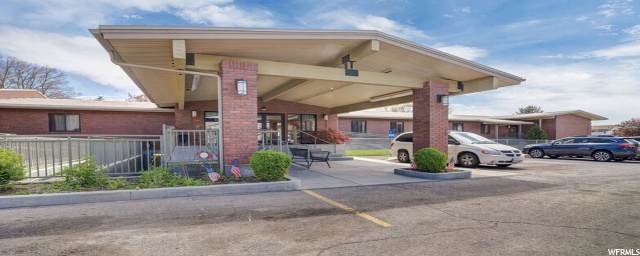 247 100 ST. - Photo 1