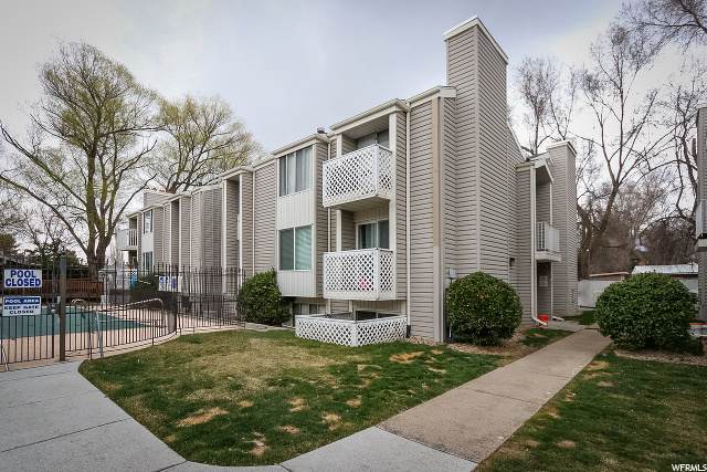 875 Arrowhead - Photo 1