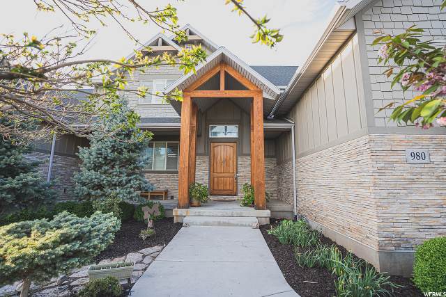 980 Silvertree Ln - Photo 1