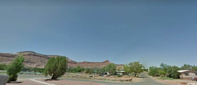 921 Navajo Dr - Photo 1