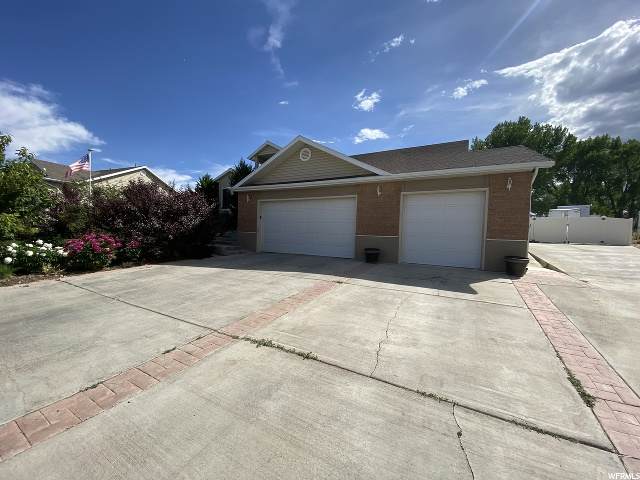 275 Balsam Way - Photo 1