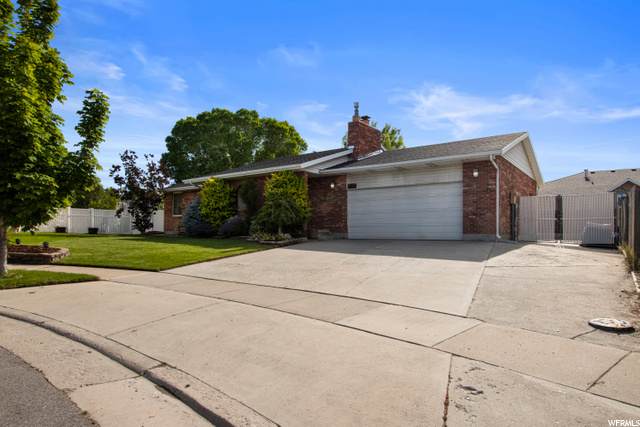 6073 Hollyberry Cir - Photo 1