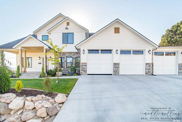 77 Columbia Way - Photo 1