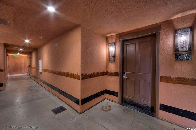 108 100 W 200 - Photo 1