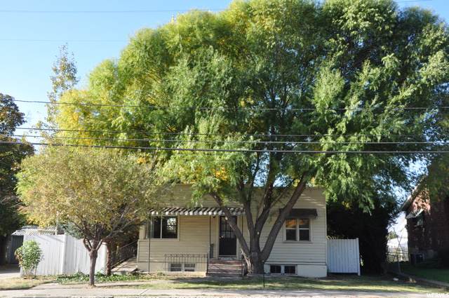 676 Locust Ave - Photo 1