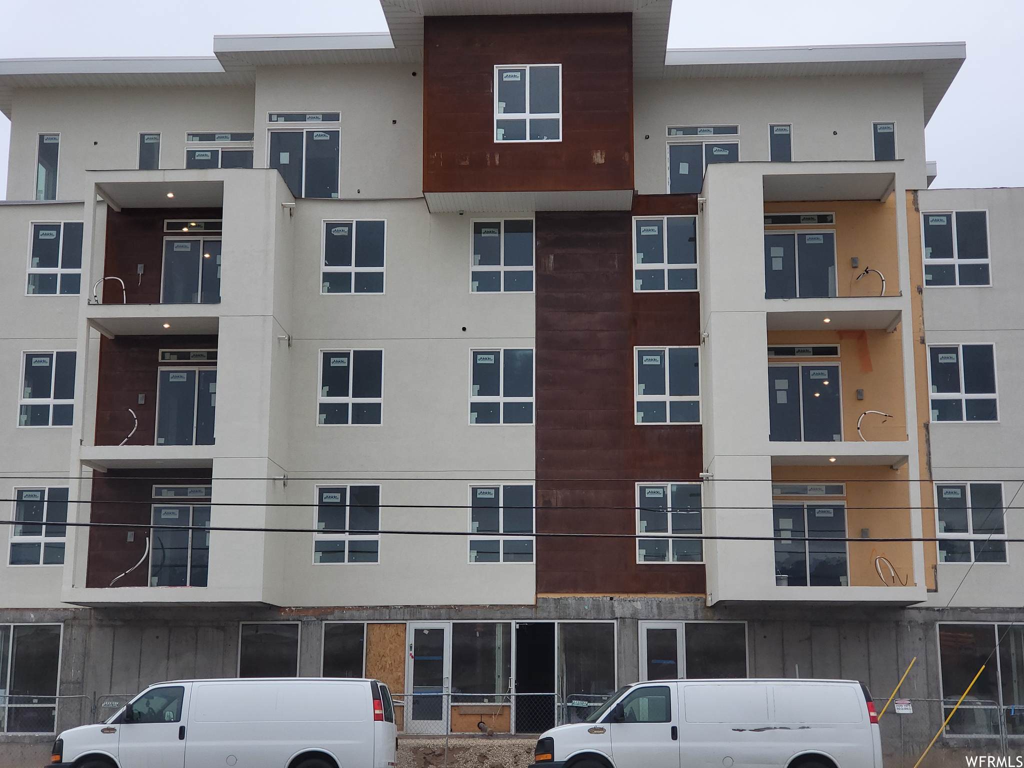 2101 Main St - Photo 1