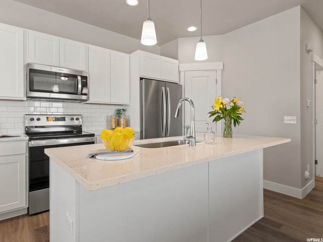 449 London Way - Photo 1