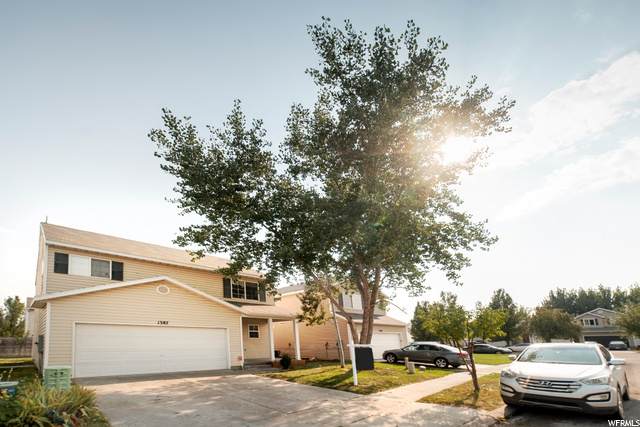 1387 Dunmore Dr - Photo 1