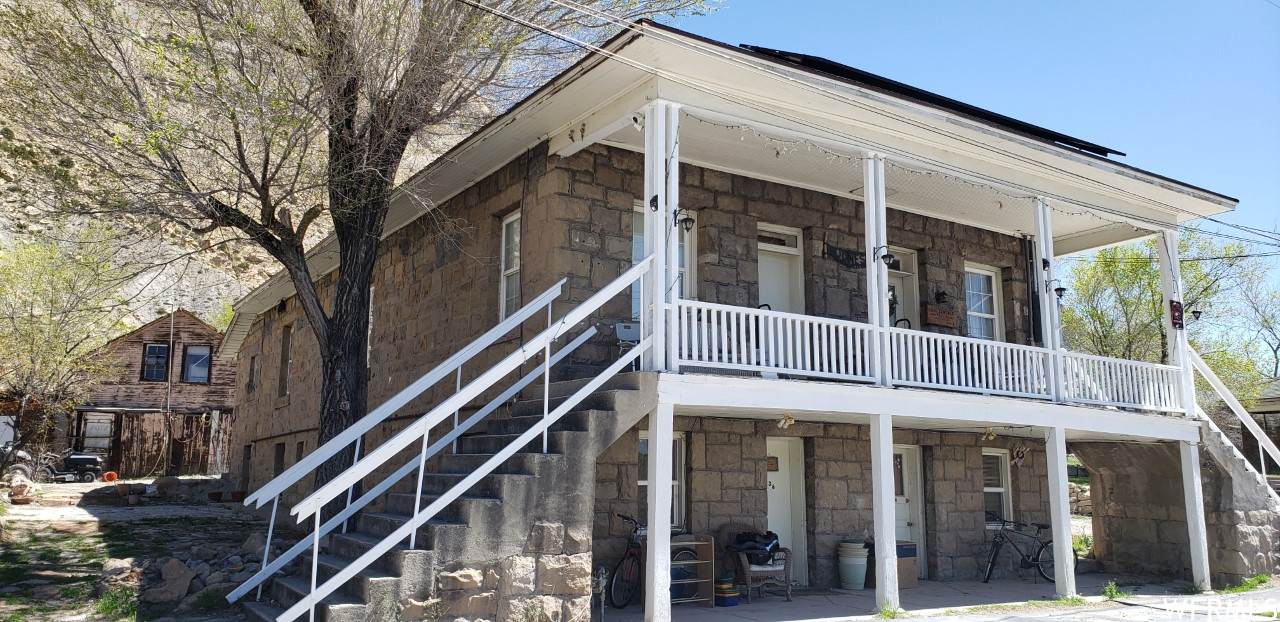 630 Railroad Ave. - Photo 1