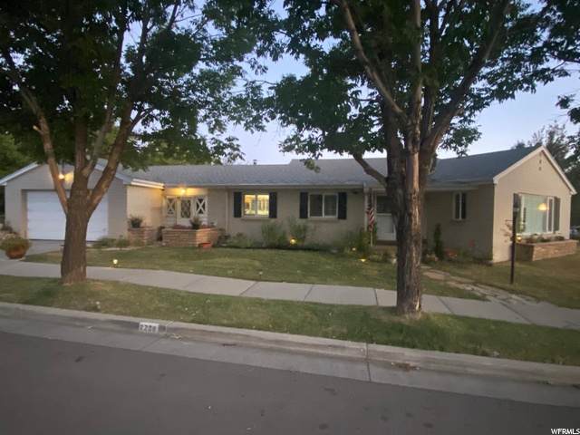 2208 Sunnyside Ave - Photo 1
