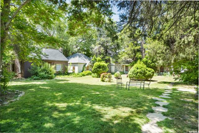 2445 Custer Ave - Photo 1