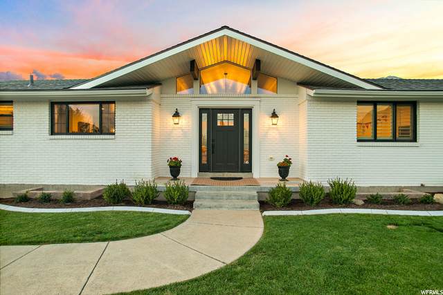 1035 Grove Dr - Photo 1