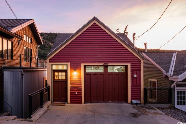 487 Ontario Ave - Photo 1
