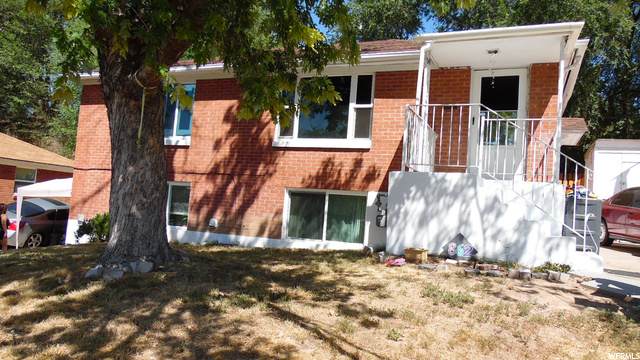 860 Sullivan Dr - Photo 1