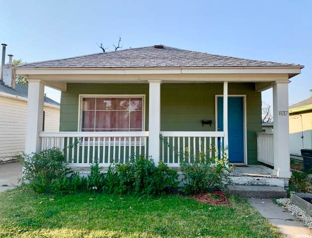 837 20TH St - Photo 1