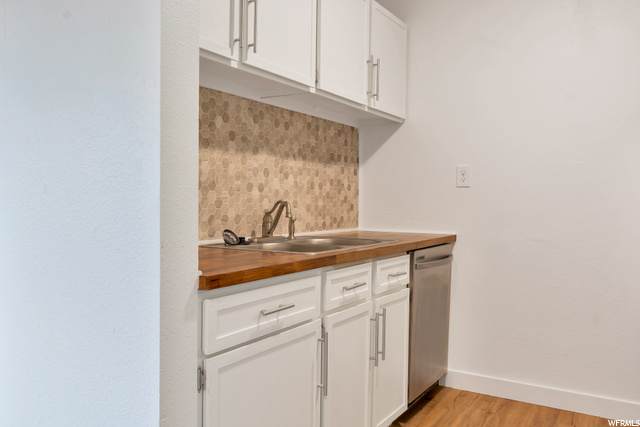 5440 Willow Ln - Photo 1