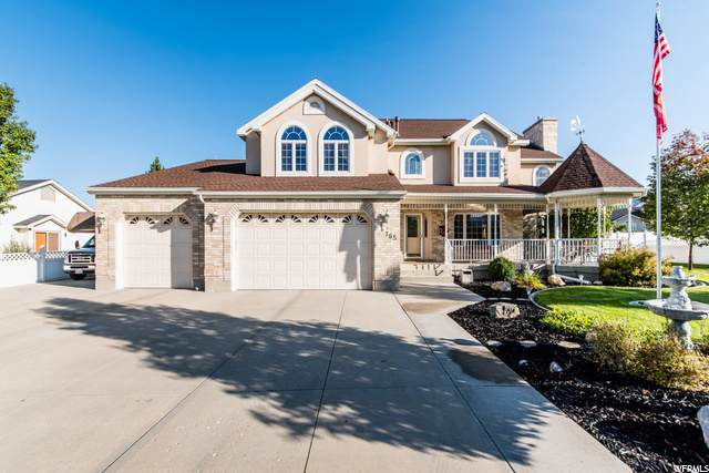 765 Summit Dr - Photo 1