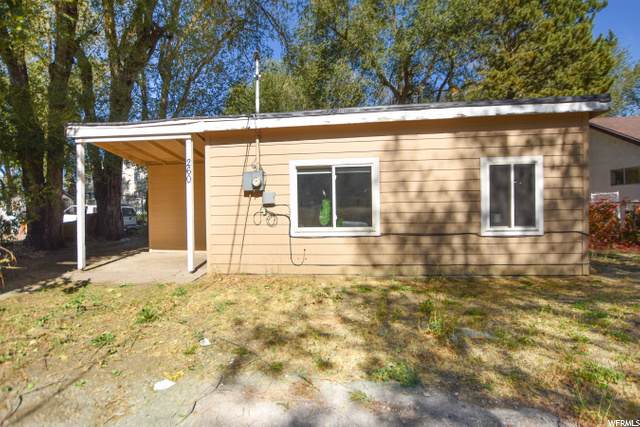260 7TH St - Photo 1