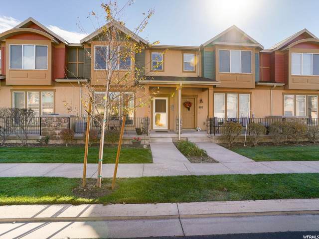 895 Waterside Dr - Photo 1