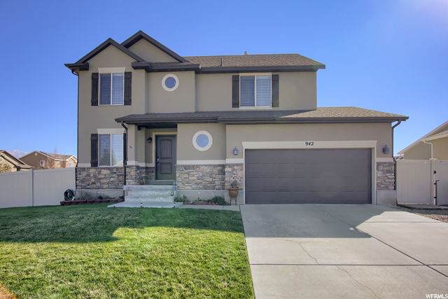 942 Sam Cir - Photo 1