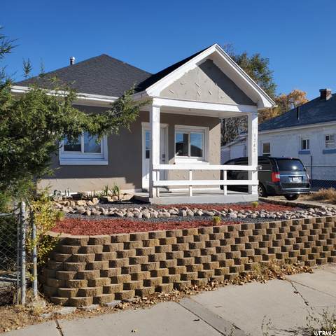3242 Lincoln Ave - Photo 1