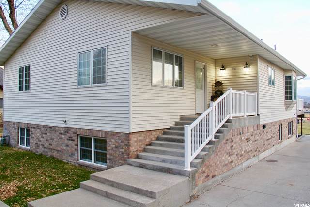 220 Hooper Ave - Photo 1