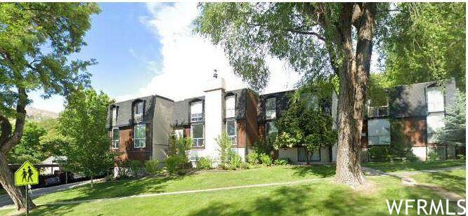 438 Center St - Photo 1