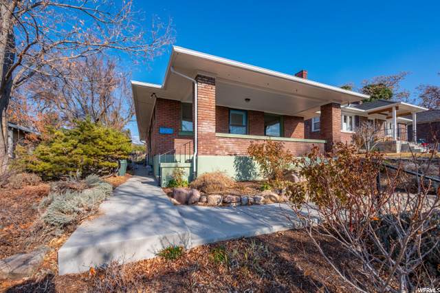 1209 Laird Ave - Photo 1