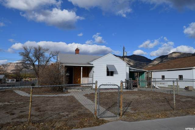 215 Berkley Ave - Photo 1