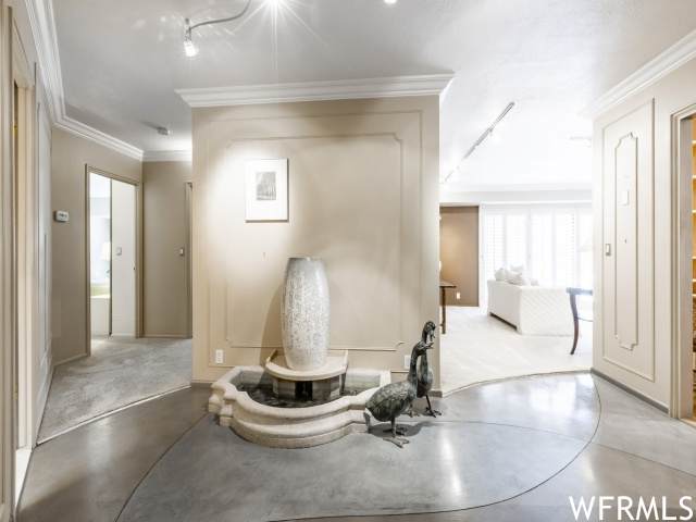 900 Donner Way - Photo 1