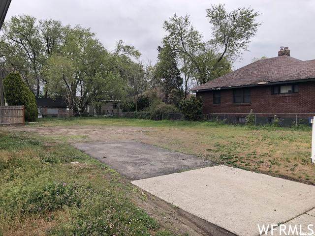 2716 Wall Ave - Photo 1