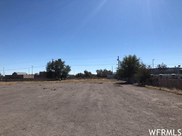 740 Main St - Photo 1