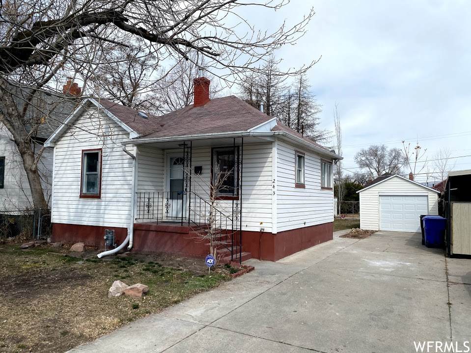 243 Claybourne Ave - Photo 1