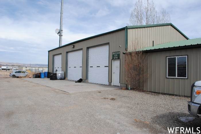 1520 Vernal Ave - Photo 1