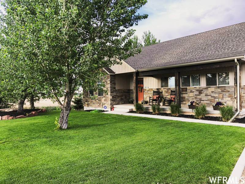 3147 Vernal Ave - Photo 1