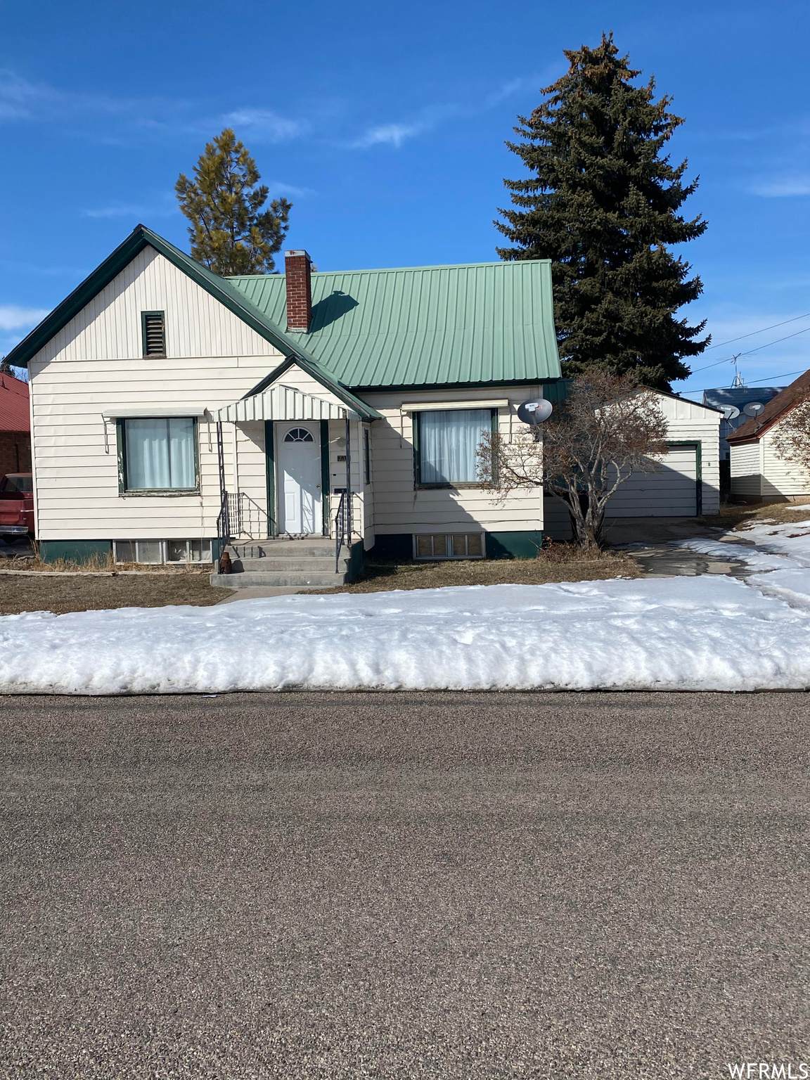 710 Grant St - Photo 1