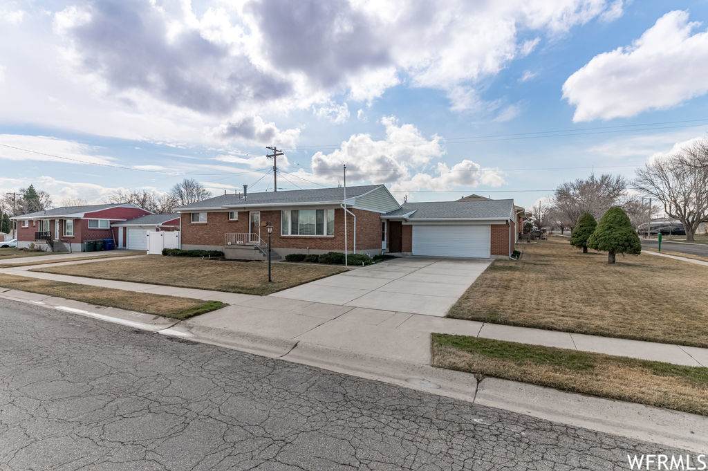 5491 Janette Ave - Photo 1