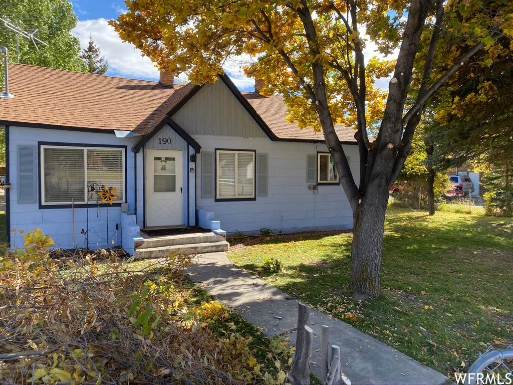 190 Bear Lake Blvd - Photo 1