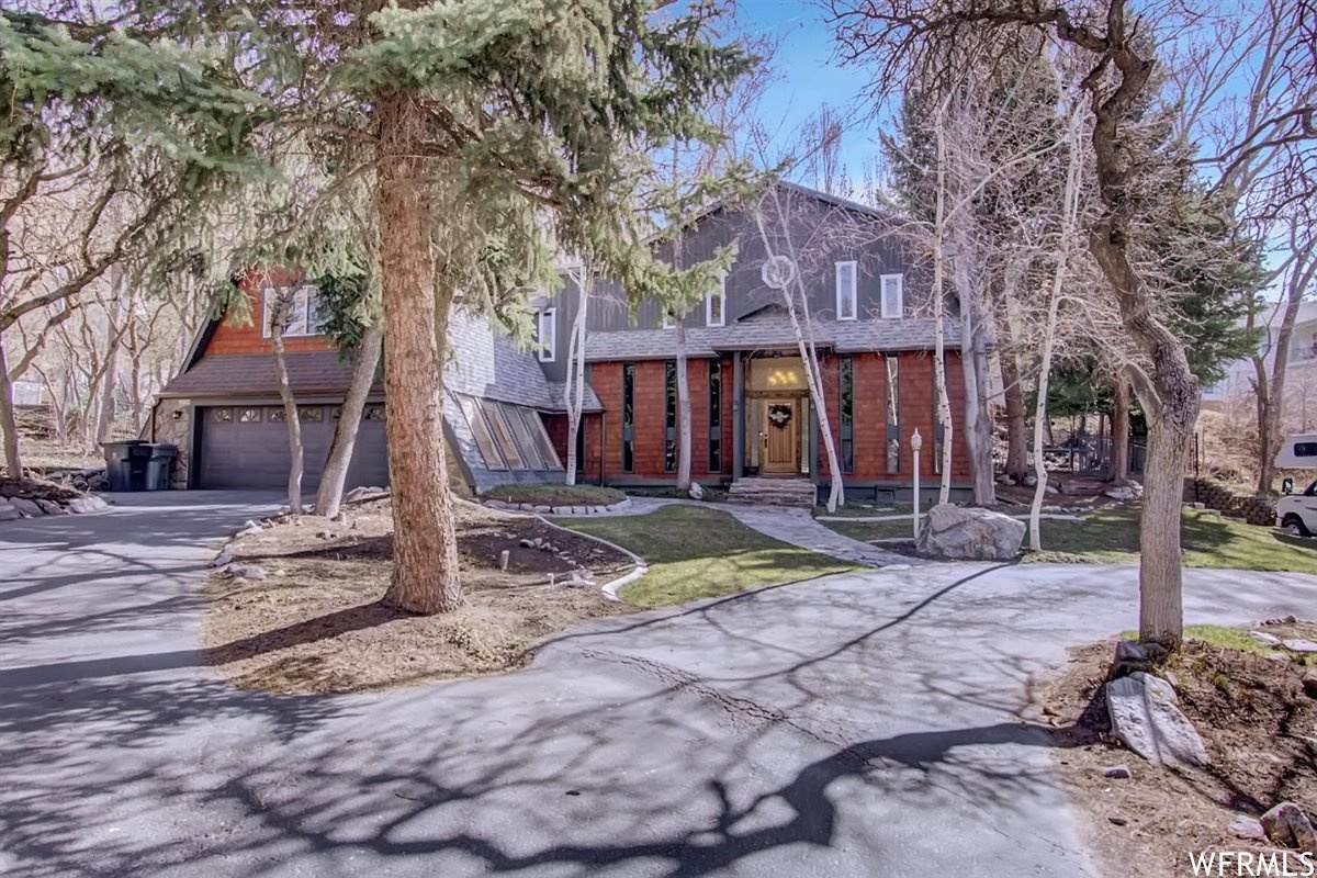 6086 Woodland Dr. - Photo 1