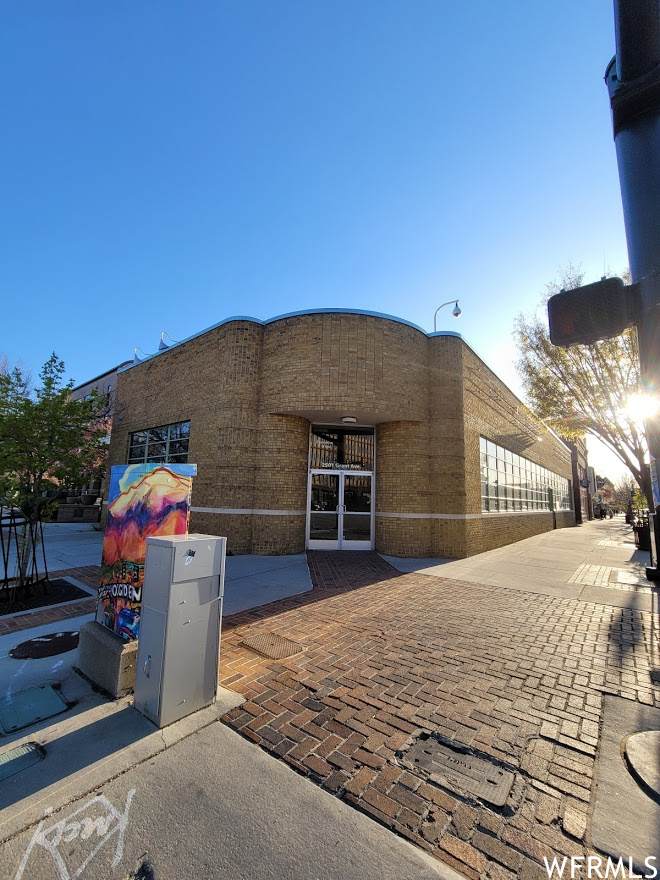 2501 Grant Ave - Photo 1