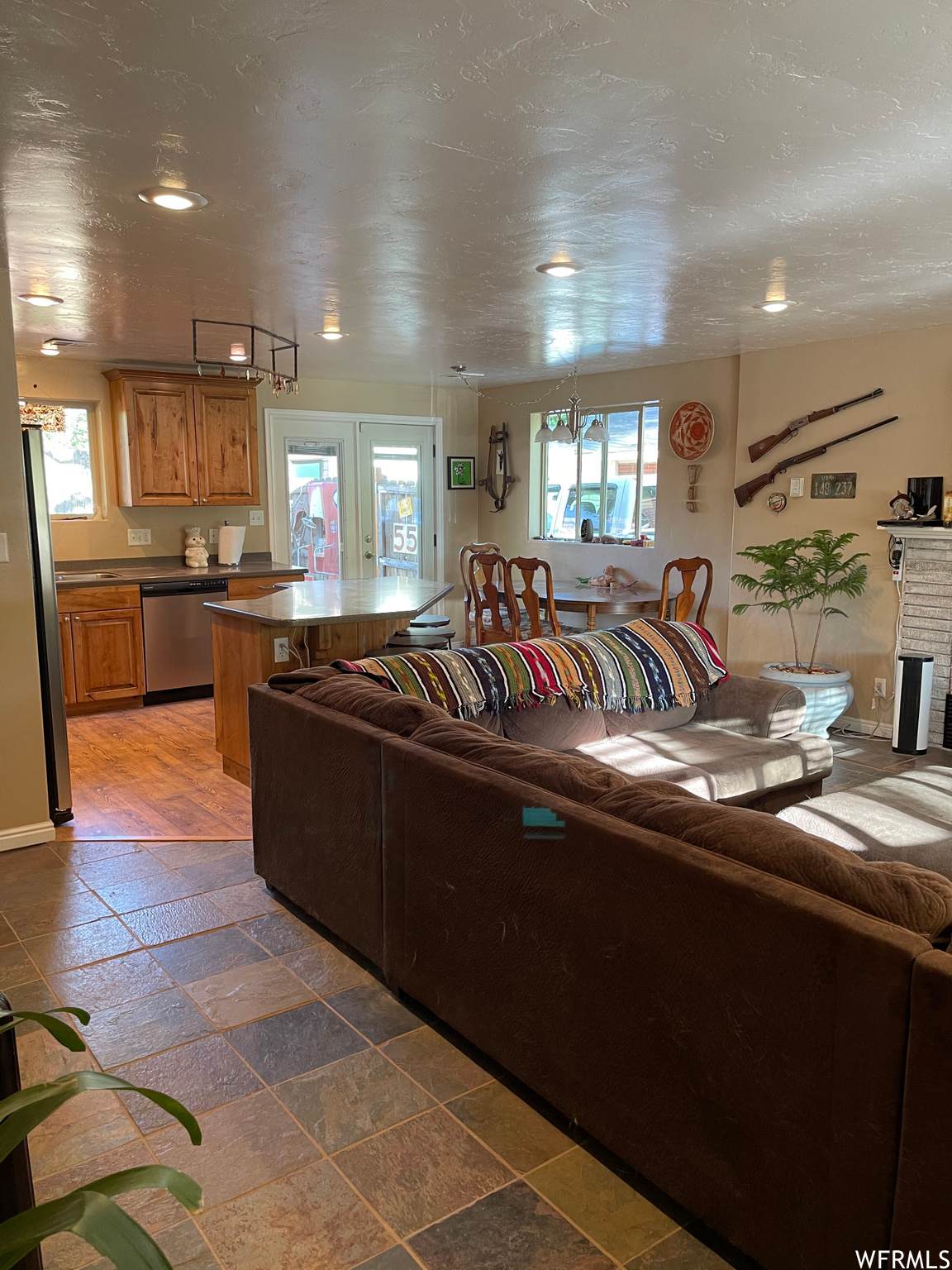 230 200 - Photo 1