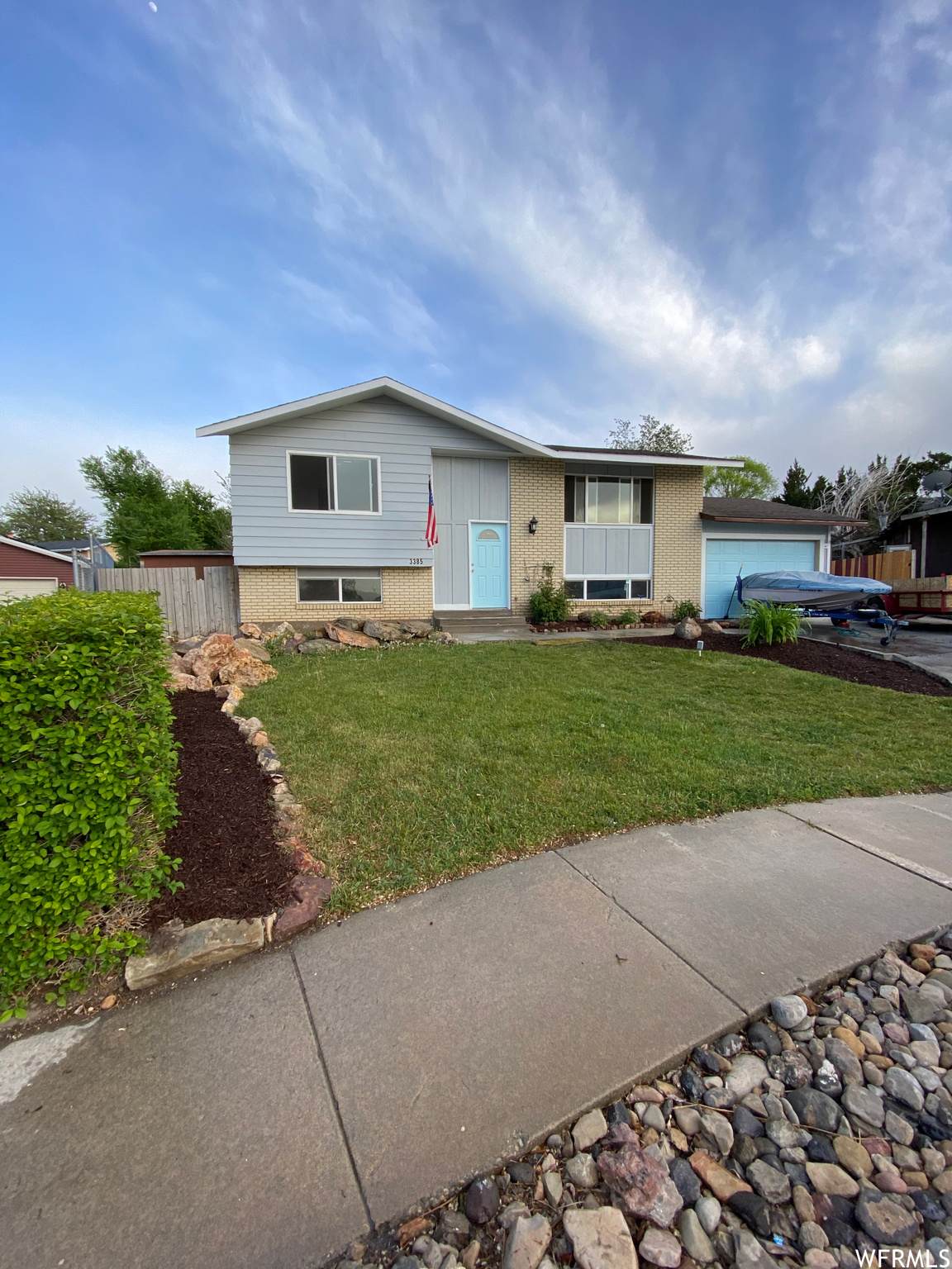 3385 Sharon Cir - Photo 1